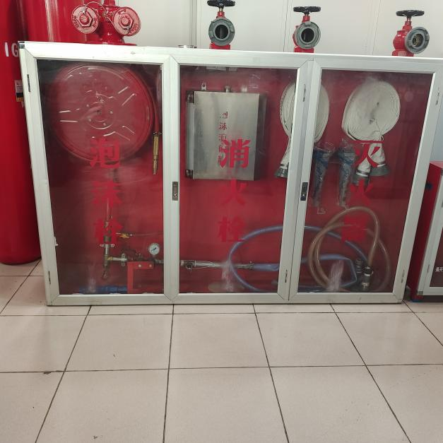 探索泡沫消火栓箱的特点与作用 探索泡沫消火栓箱的特点与作用